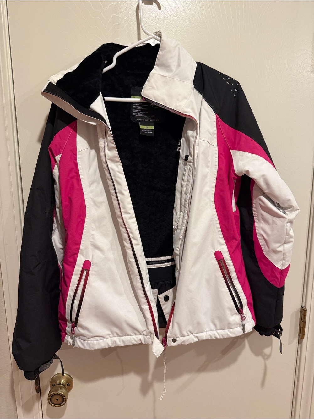 Trespass TP75 Womens Ski Jacket White Pink Black Size Medium (No Hood)